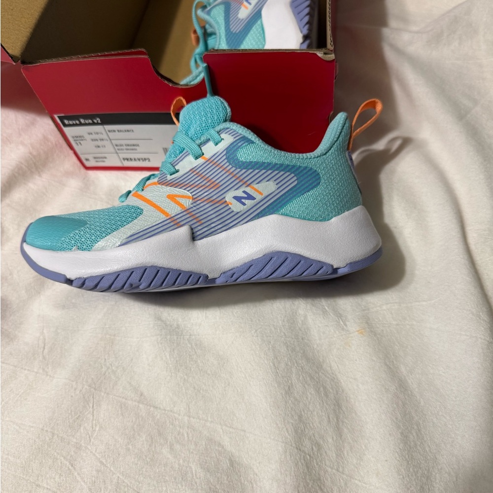 Toddler girls, new balance, tennis shoes, size 11
